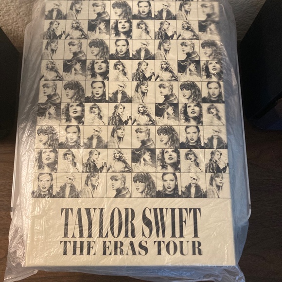 Taylor Swift - The Eras Tour - VIP Package Complete Box - Picture 7 of 7